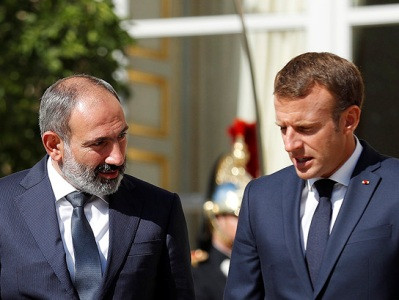 Macron informs Pashinyan that France is initiating urgent session at the UN Security Council due to the situation in NK