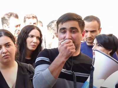 Принято решение о задержании участника акции протеста за публичные призывы к насилию – СК