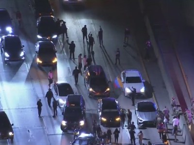 Armenians block freeway in Los Angeles