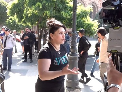 Жительница Арцаха: Пусть и твой дом станет несчастным, Никол