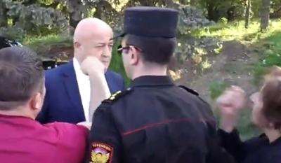 Parents of fallen soldiers prevent ruling party deputies from visiting Yerablur