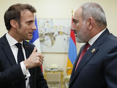Pashinyan and Macron discuss situation around Karabakh and steps to overcome it