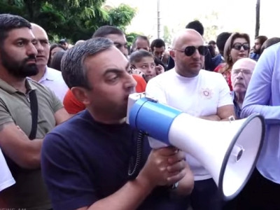 Армения на грани катастрофы: В Ереване продолжаются акции протеста