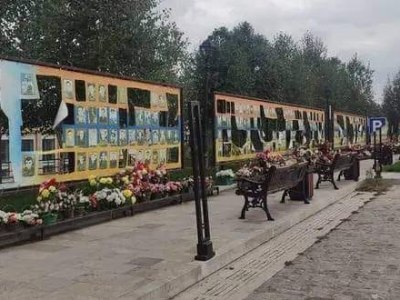 Citizens in Stepanakert remove memorial photos to protect against desecration by Azerbaijanis