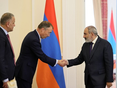 Nikol Pashinyan, Toivo Klaar discuss situation on Armenia-Azerbaijan border