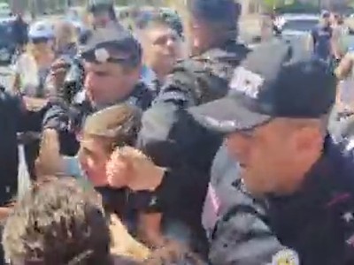В Ереване полицейские с применением грубой силы подвергли приводу несовершеннолетнего парня