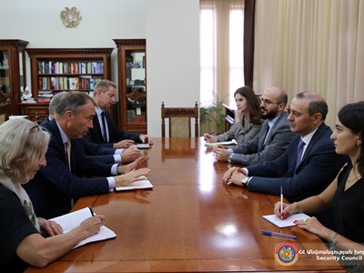 Armen Grigoryan and Toivo Klaar discuss humanitarian situation in Karabakh