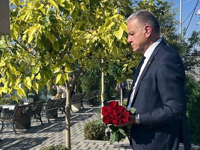 EU Ambassador to Armenia Vasilis Maragos honored the memory of those killed during and after the 44-day war