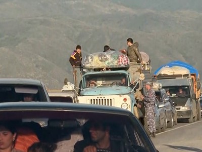 25 buses of Yerevan Municipality bring Karabakh people to Armenia