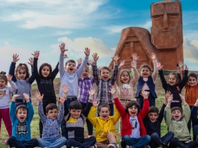 «Հայաստանի փոքրիկ երգիչներ» երգչախմբի դռները բաց են 6-16 տարեկան արցախցիների համար