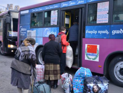 Yerevan buses transport 1560 people from Stepanakert to Goris, leave for Stepanakert again