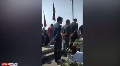 «Դու ո՞վ ես, ի՞նչ ես անում այստեղ, արցախցի՞, ո΄չ». Եռաբլուրում քաղաքացին՝ ԱԽ քարտուղար Արմեն Գրիգորյանին
