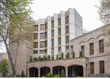 Սյունիքի պետական քոլեջի տնօրենը և տնտեսվարը հափշտակել են մոտ 10 տոննա բենզինի համար ելքագրված գումարը. ՔԿ