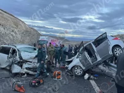 В аварии в Ширакской области погибли три человека