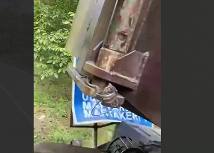 Azerbaijani soldiers start war against road signs in Nagorno-Karabakh