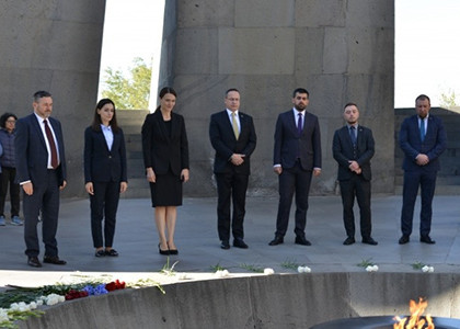 Делегация во главе с вице-спикером Сейма Литвы посетила мемориал «Цицернакаберд» в Ереване