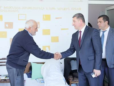Գնել Սանոսյանը Վանաձորում հանդիպել է ԼՂ-ից բռնի տեղահանված մեր հայրենակիցներին