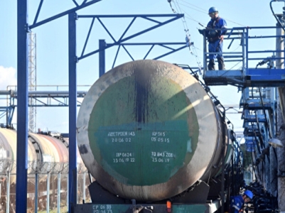 Россия по просьбе Армении начала поставки необходимых республике нефтепродуктов
