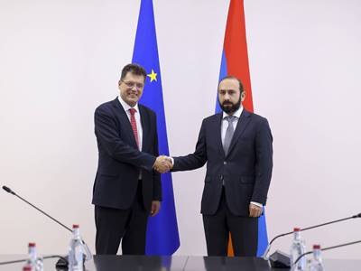 Арарат Мирзоян принял еврокомиссара по антикризисному управлению