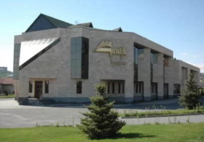 Участники свадьбы в Ереване напали на патрульных: два человека задержаны