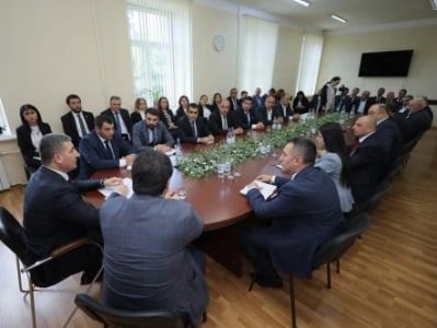 ՏԿԵ նախարարը հանձնարարականներ է տվել Արցախից բռնահանվածներին կացարաններով ապահովելու հարցով