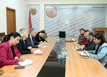 Armenia official, EU envoy discuss joint actions to assist forcibly displaced people from Karabakh