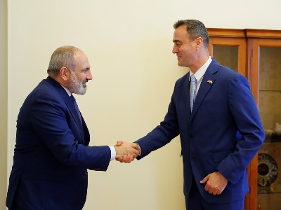 Пашинян принял посла Аргентины, завершающего свою дипломатическую миссию в Армении