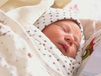 В семьях вынужденных переселенцев из Нагорного Карабаха родились 55 детей