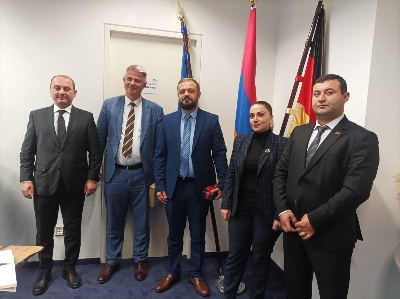 «Жоховурд»: Парламент дает представителям власти Армении возможность попутешествовать