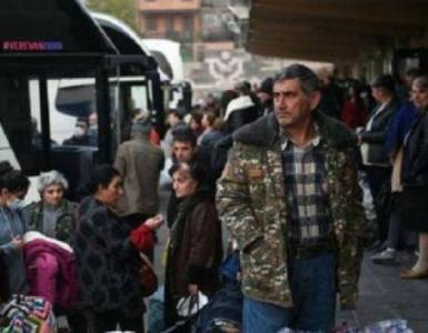 «Ժողովուրդ». Արցախի իշխանությունները հրահանգել են՝ Արցախում ծառայածներն այրեն իրենց զինվորական գրքույկները