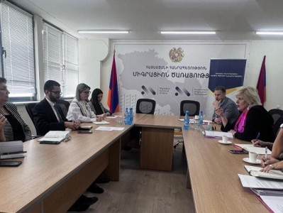Armen Ghazaryan briefs Dunja Mijatovic on assistance programs for persons forcibly displaced from Karabakh to Armenia