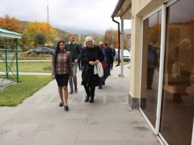 ՄԻՊ-ը ԵԽ ՄԻ հանձնակատարի հետ այցելել է Արցախից բռնահանվածների կացարաններ, առանձնազրույցներ ունեցել