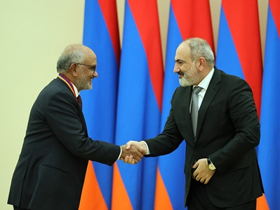 PM presents Armenia state award for global contribution to IT sector to Adobe president Shantanu Narayen