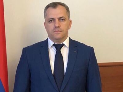 Արցախի նախագահը հրամանագիր է ստորագրել, որով Արցախի պետական աշխատողները 2023-ի հոկտեմբերի 1-ից ազատված են պաշտոններից