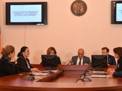 Երևանի ավագանու մի խումբ անդամներ վայր են դրել իրենց մանդատները․ ԿԸՀ