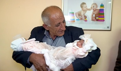 У погибшего в ходе 44-дневной войны Левона Мартиросяна родились сестры-близнецы