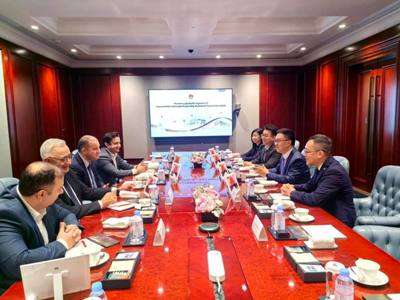 Armenia official, Huawei Technologies’ representatives discuss digital economy (PHOTOS)