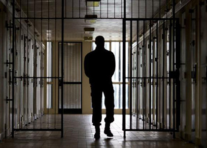 В Армении приговоренный к пожизненному лишению свободы заключенный попытался совершить самоубийство