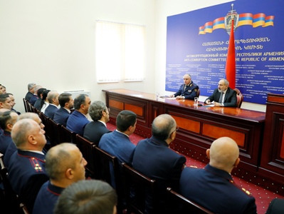 Երբ ապօրինի գույքի բռնագանձման տակ կոնկրետ անուն ես դնում, պարզվում է՝ մեկը շրջապատ ունի, մյուսը՝ լավ տղա է. Փաշինյան