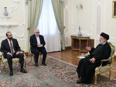 Раиси на встрече с Мирзояном: Иран готов помочь в разрешении споров между Азербайджаном и Арменией