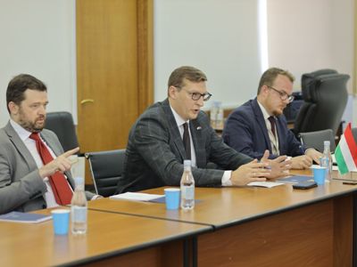 Замминистра ТУИ принял венгерскую делегацию