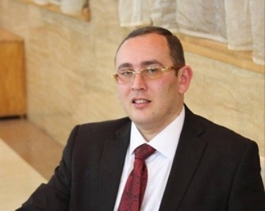 «Ժողովուրդ». Կենսագրություն չունեցող ՔՊ-ական պատգամավորը հարստացել է. ի՞նչ է անում դատախազությունը
