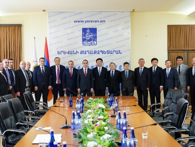«Երևանը պետք է լինի «խելացի քաղաք»՝ թվայնացված ու արդիականացված». Ավինյանն ընդունել է Ցինդաո քաղաքի պատվիրակությանը
