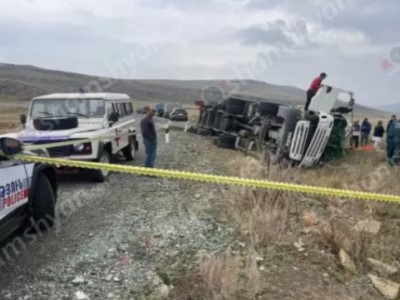 Վրաստանի քաղաքացին Scania բեռնատարով «Ղոչի աղբյուր» հատվածում կողաշրջվել է