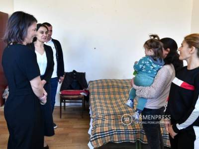 Глава МИД Германии встретилась с арцахцами, поселившимся в Араратской области Армении