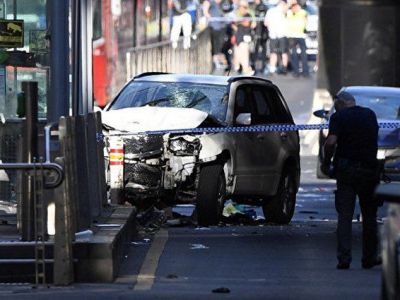 5 people, including children, die in car crash near Australia restaurant