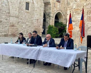Jerusalem Armenian community representatives, Armenian Patriarch, clergy go to ‘Cows’ Garden’ due to situation