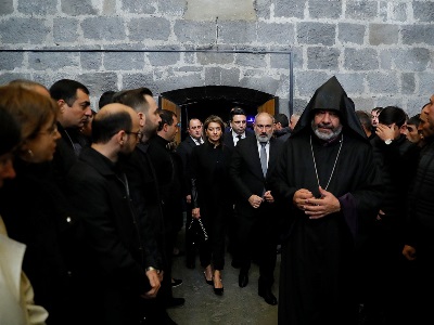The Prime Minister, together with his wife, attends the funeral service of Matevos Asatryan