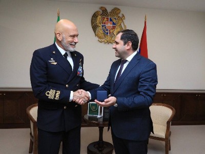 Министр обороны Армении принял делегацию во главе с начальником ГШ ВС Италии