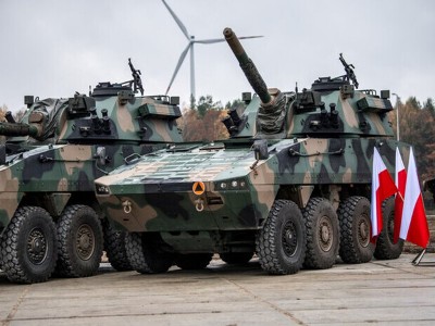 Poland deploys new tank battalion on eastern border with Belarus